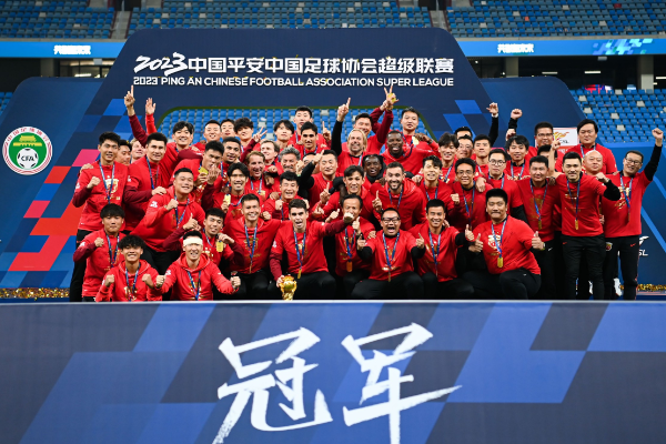2023中超赛季竞争力下降：知名记者指出上海海港冠军含金量不足